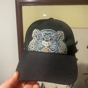 Kenzo men’s tiger print hat with magic snap in back(one size fits all)